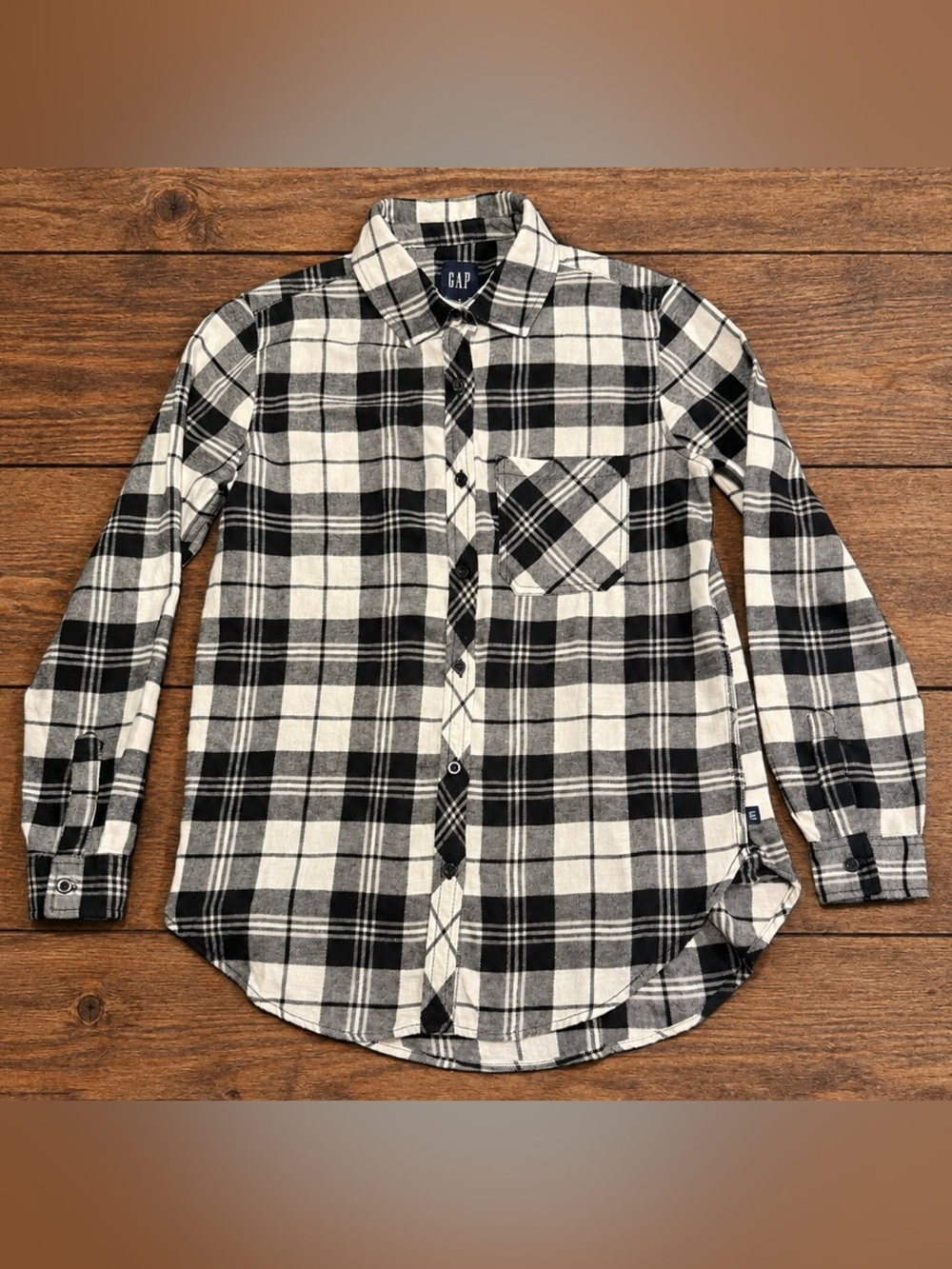 GAP Women’s XS Black & White Plaid Button-Up Shirt – 100% Cotton, Long Sleeve